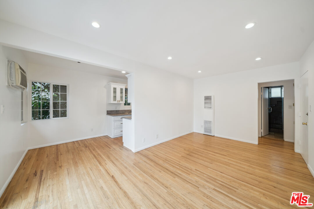 710 Westmount Dr Unit: D