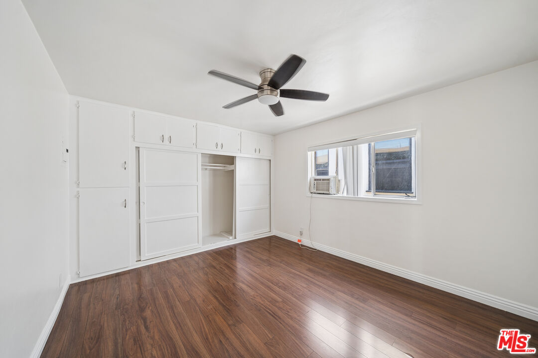 7209 Willoughby Ave Unit: 10