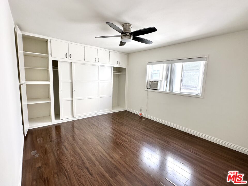 7209 Willoughby Ave Unit: 10