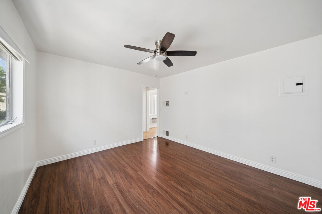 7209 Willoughby Ave Unit: 10