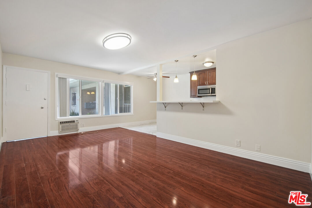 1220 N Ogden Dr Unit: 8