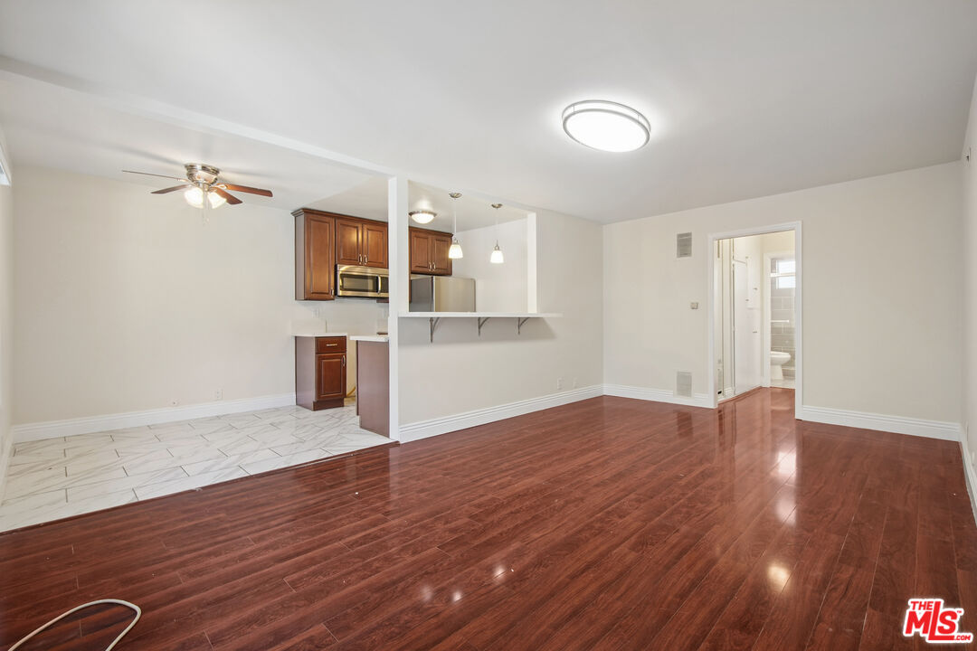 1220 N Ogden Dr Unit: 8