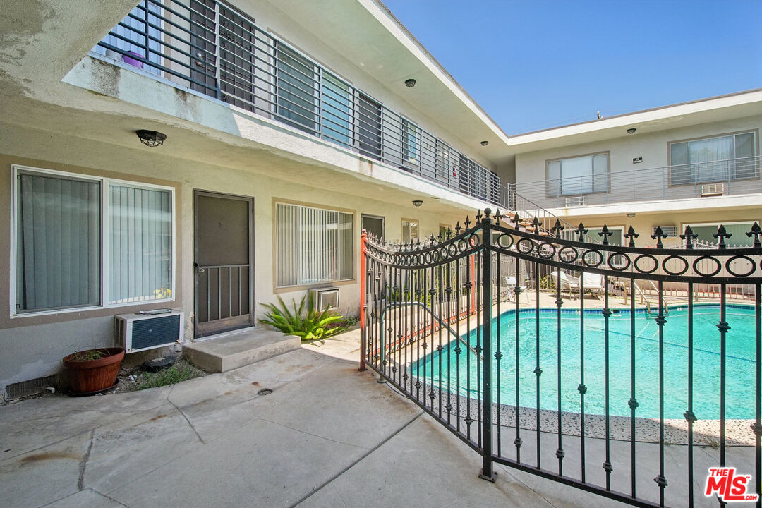 1220 N Ogden Dr Unit: 8
