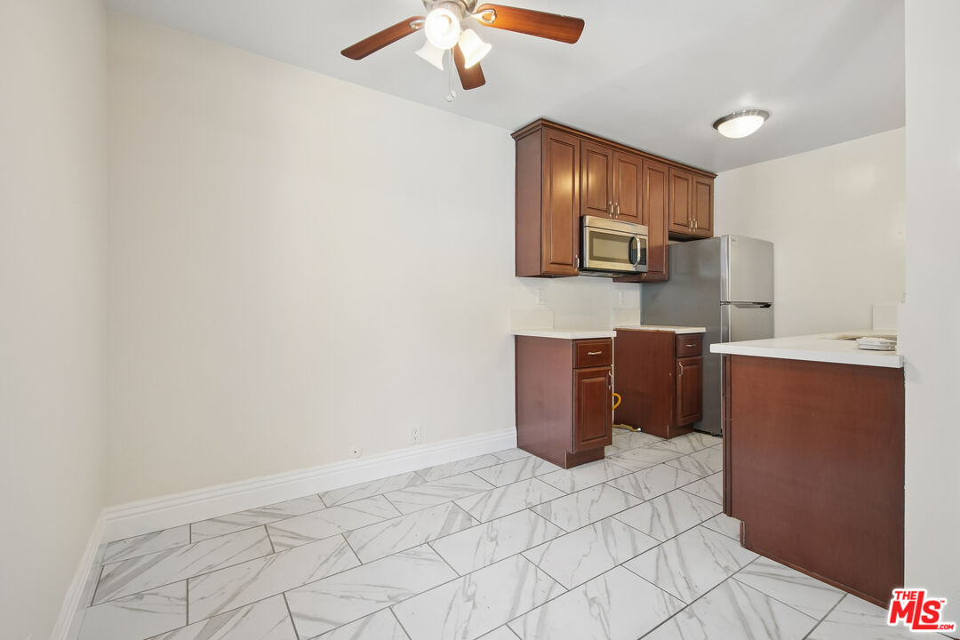 1220 N Ogden Dr Unit: 8