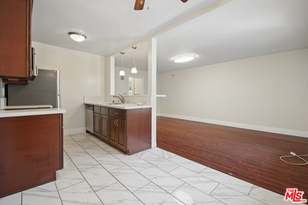 1220 N Ogden Dr Unit: 8