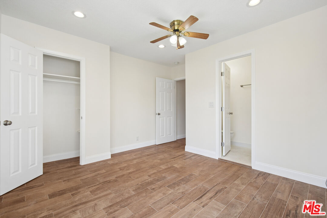 7209 Willoughby Ave Unit: 16