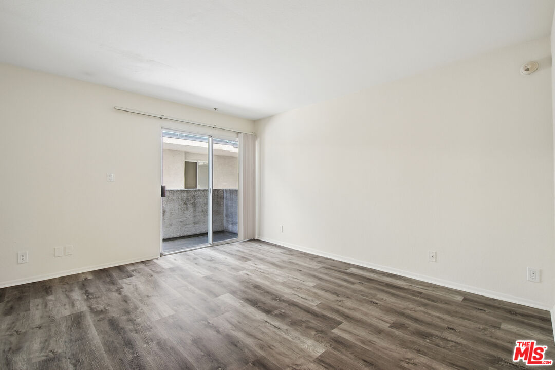 870 Crenshaw Blvd Unit: 213