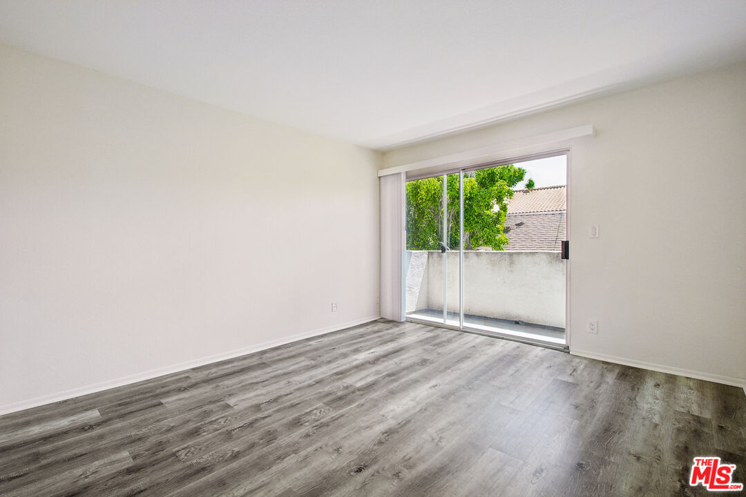 870 Crenshaw Blvd Unit: 213