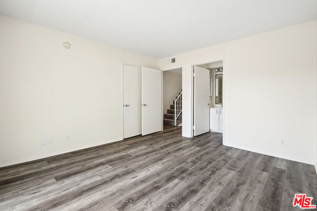 870 Crenshaw Blvd Unit: 213