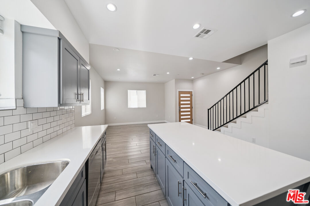 1123 Browning Blvd Unit: 1123