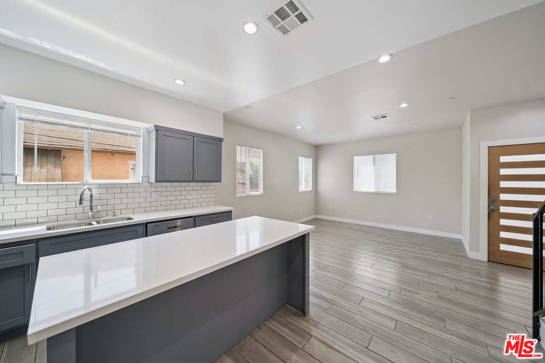 1123 Browning Blvd Unit: 1123