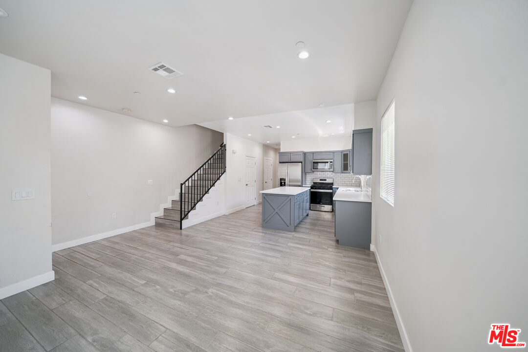 1123 Browning Blvd Unit: 1123