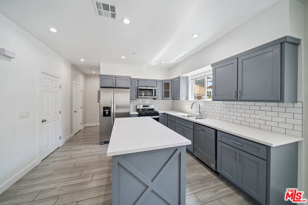 1123 Browning Blvd Unit: 1123