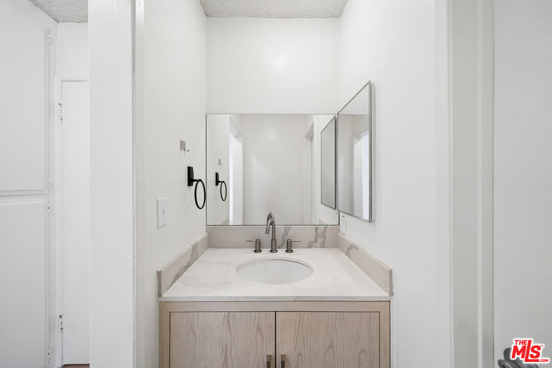 10980 Ohio Ave Unit: 201