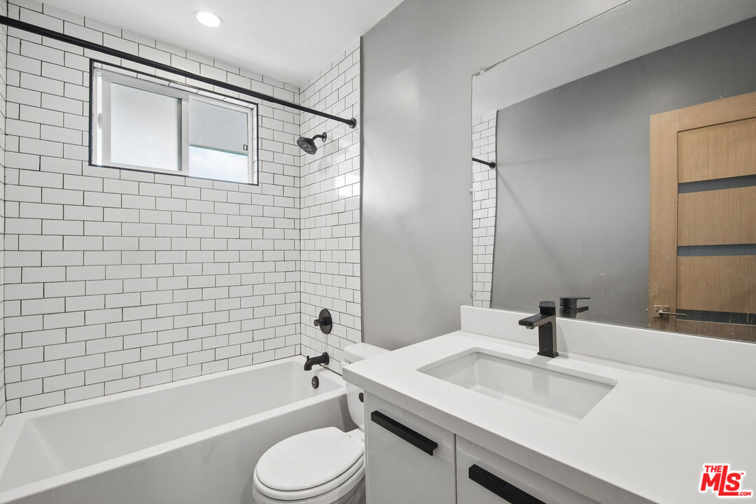 252 S New Hampshire Ave Unit: 15