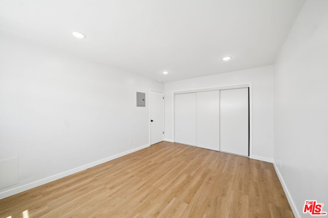 1039 Harper Ave Unit: 9