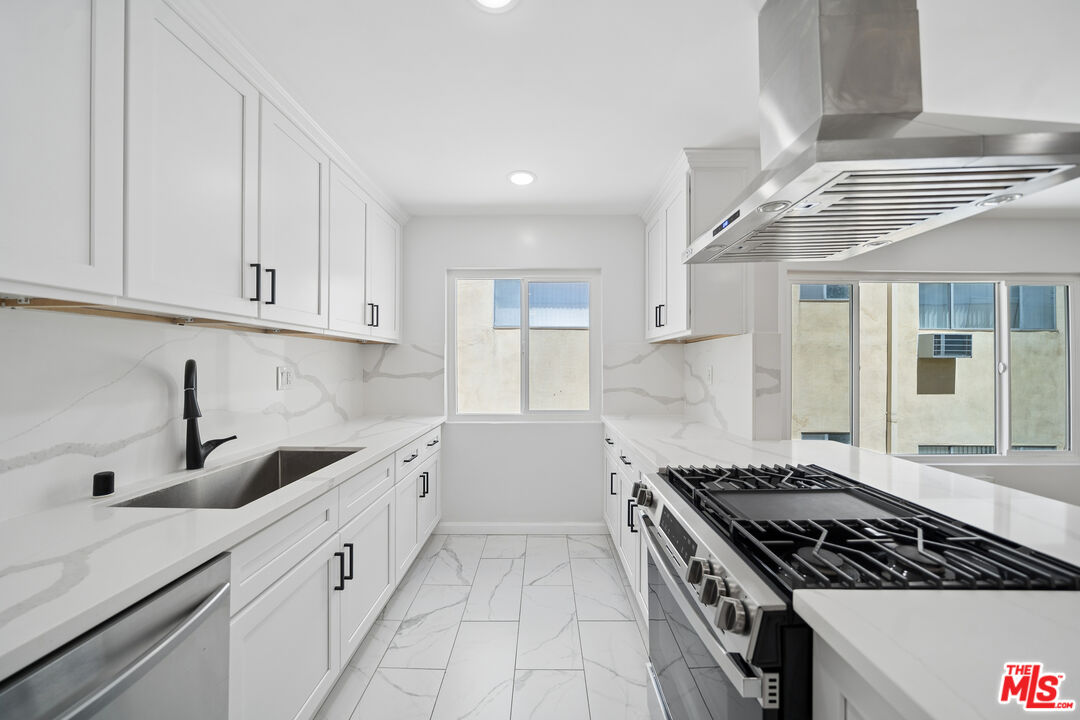1039 Harper Ave Unit: 9