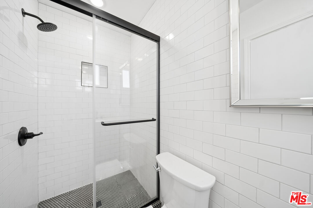 1039 Harper Ave Unit: 9
