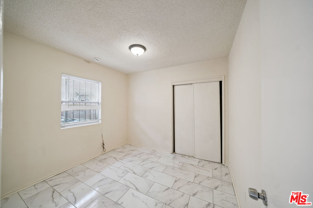 8633 Denver Ave Unit: 3
