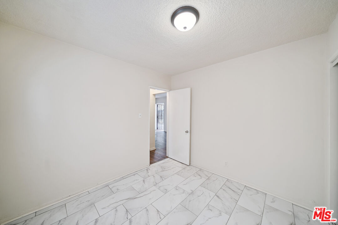 8633 Denver Ave Unit: 3