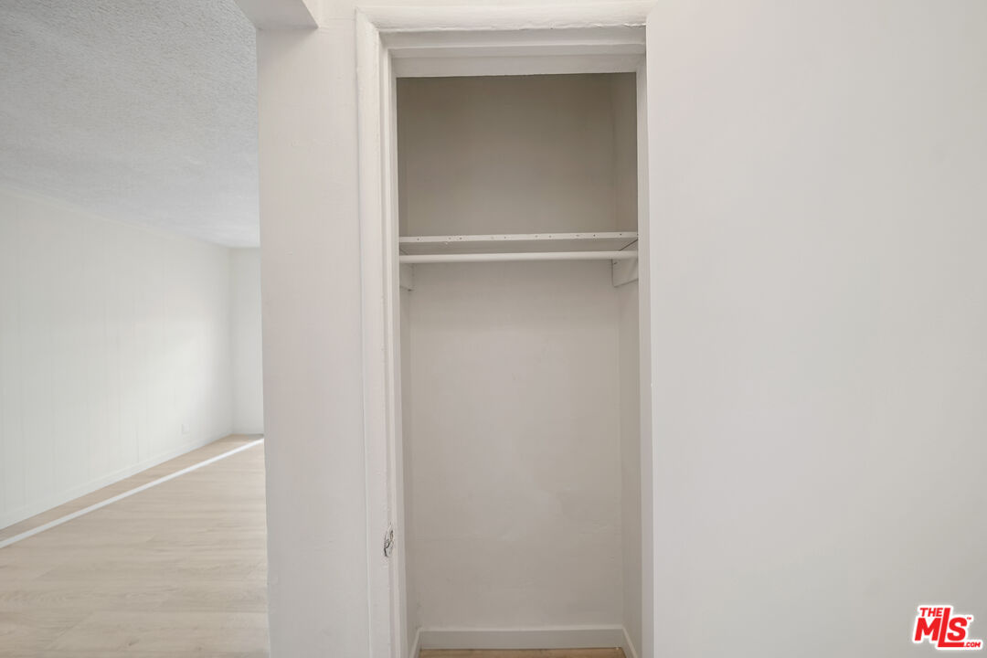 8633 Denver Ave Unit: 5