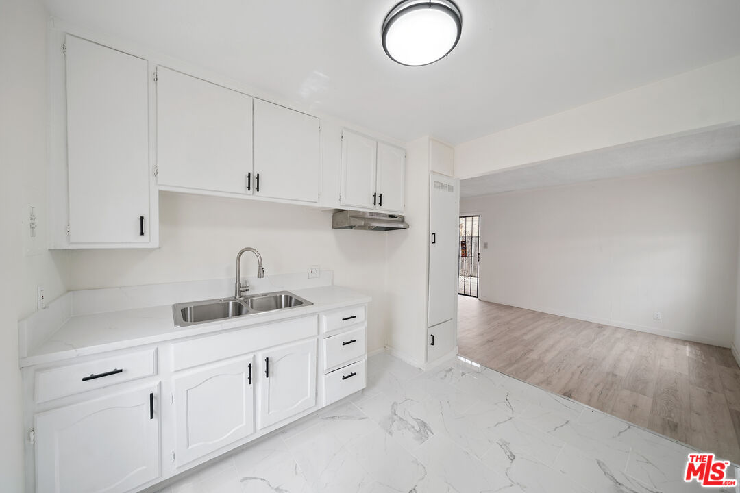8633 Denver Ave Unit: 5