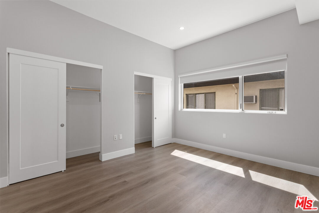 1223 N Hayworth Ave Unit: 3