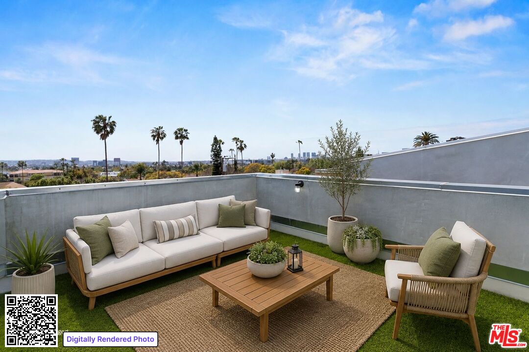 1223 N Hayworth Ave Unit: 3