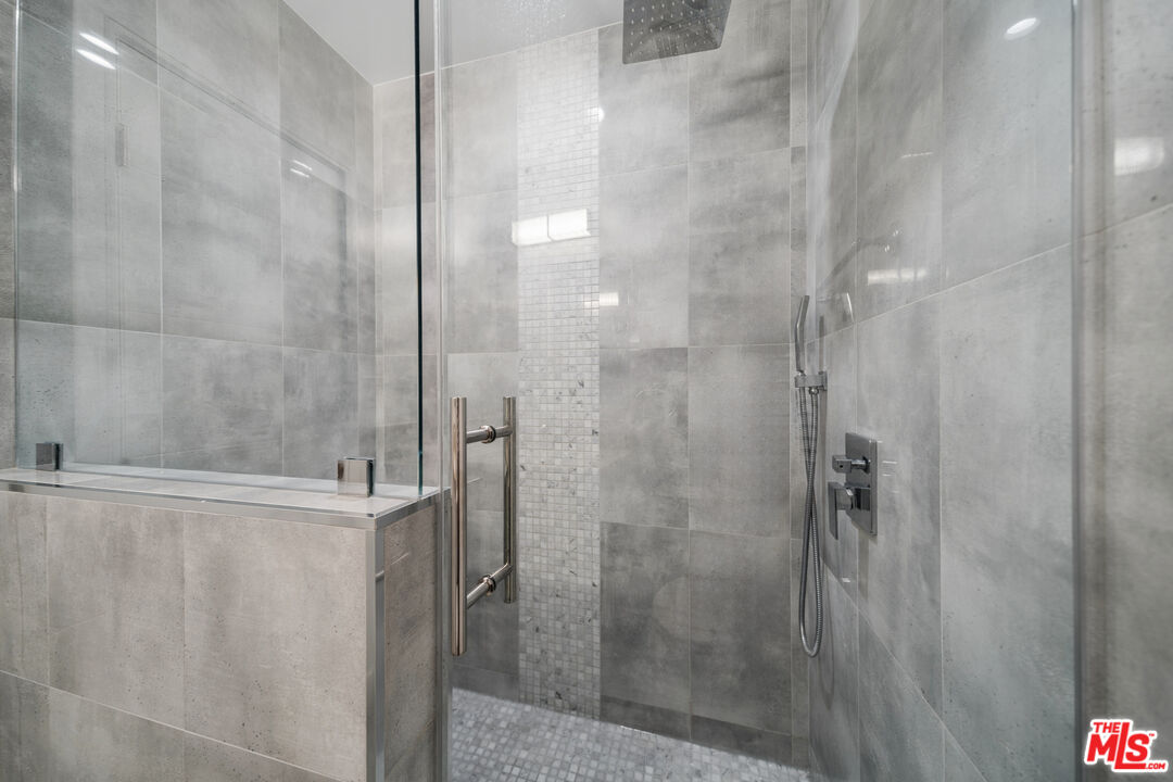 5341 Vantage Ave Unit: 3