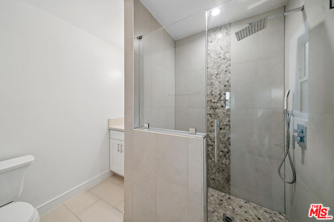 5341 Vantage Ave Unit: 3