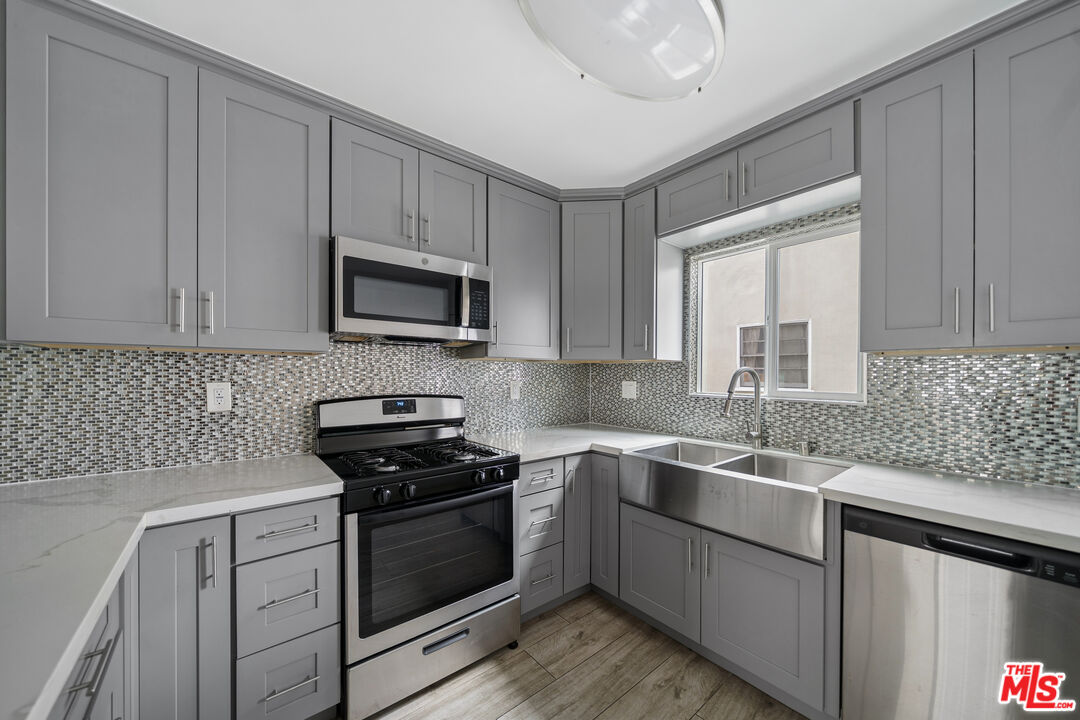 5341 Vantage Ave Unit: 3