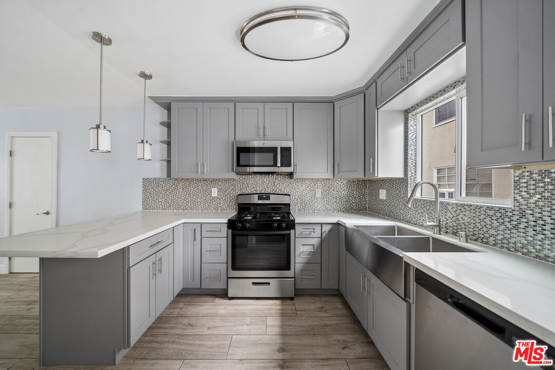 5341 Vantage Ave Unit: 3