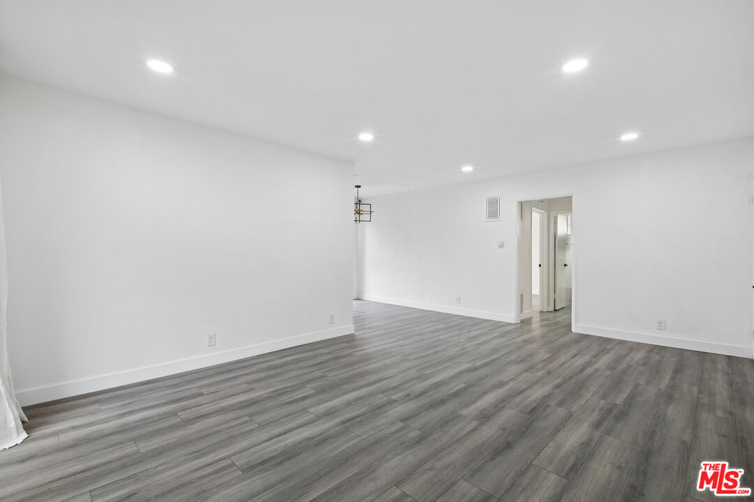 807 N Alfred St Unit: 1