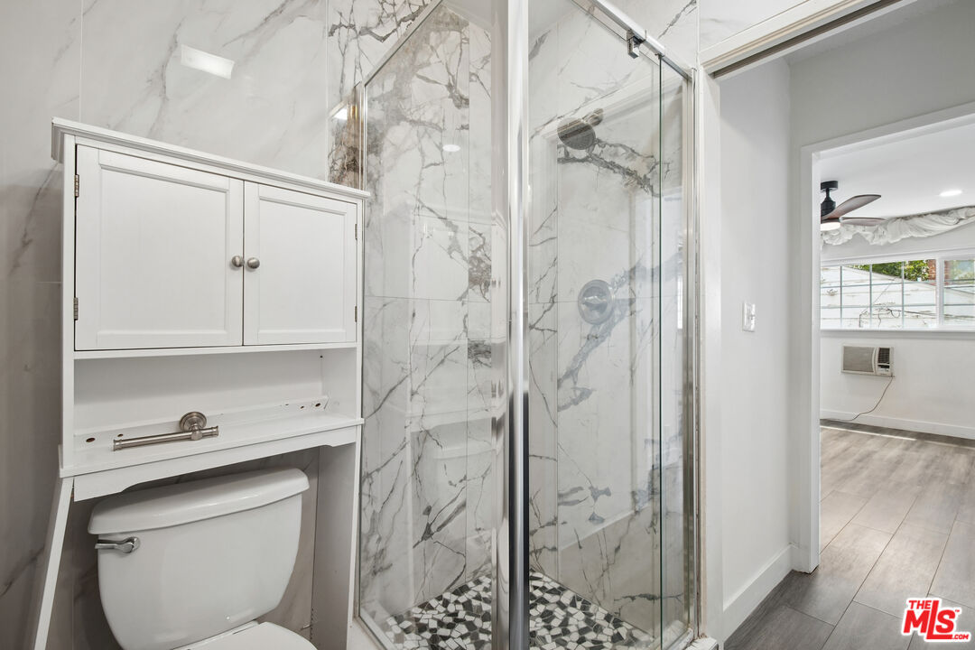 807 N Alfred St Unit: 1