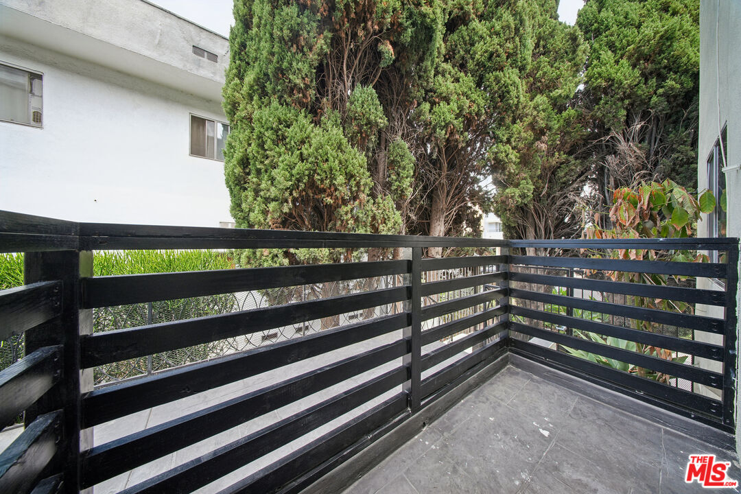 807 N Alfred St Unit: 1