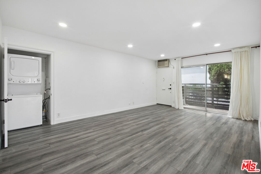 807 N Alfred St Unit: 1