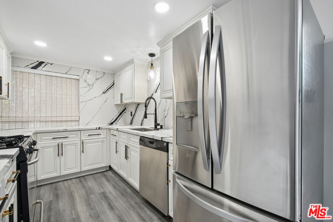 807 N Alfred St Unit: 1