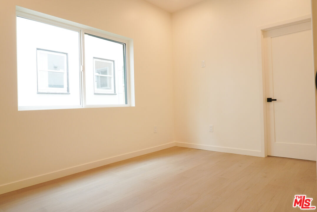 1515 S Hayworth Ave Unit: 6