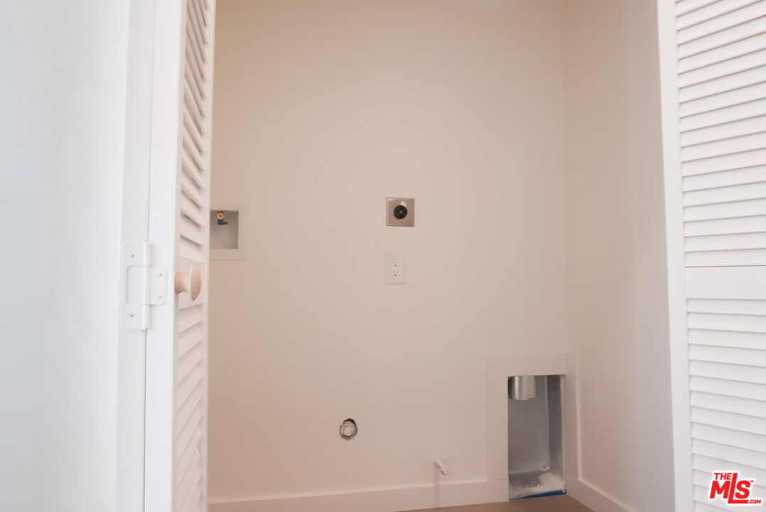 1515 S Hayworth Ave Unit: 6