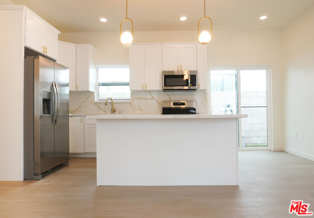 1515 S Hayworth Ave Unit: 6
