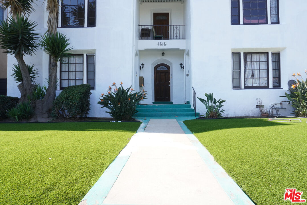 1515 S Hayworth Ave Unit: 6