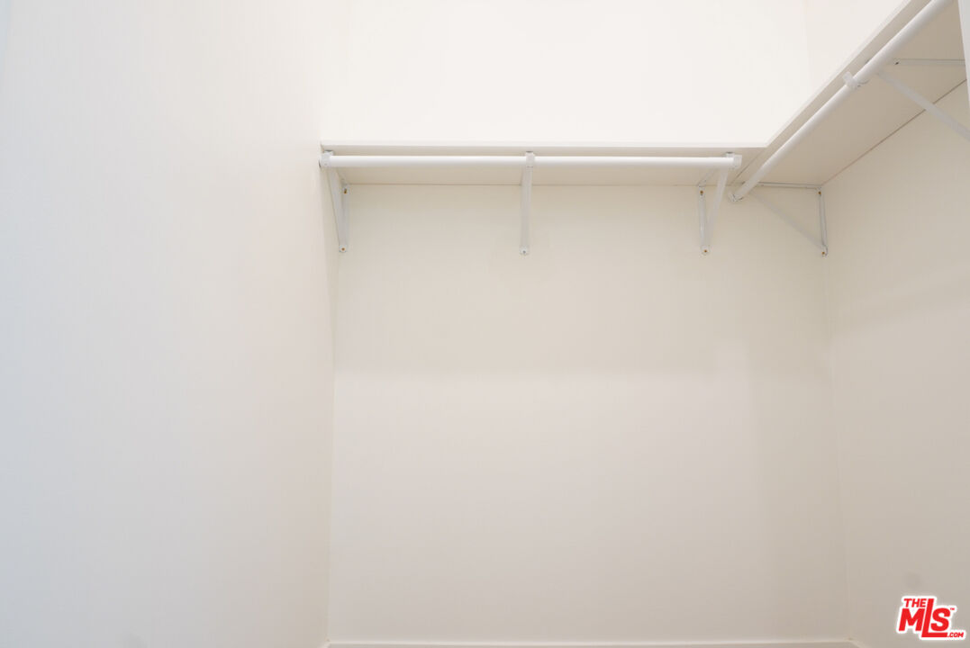 1515 S Hayworth Ave Unit: 6