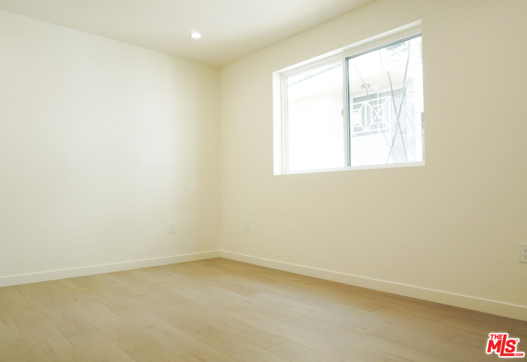 1515 S Hayworth Ave Unit: 6