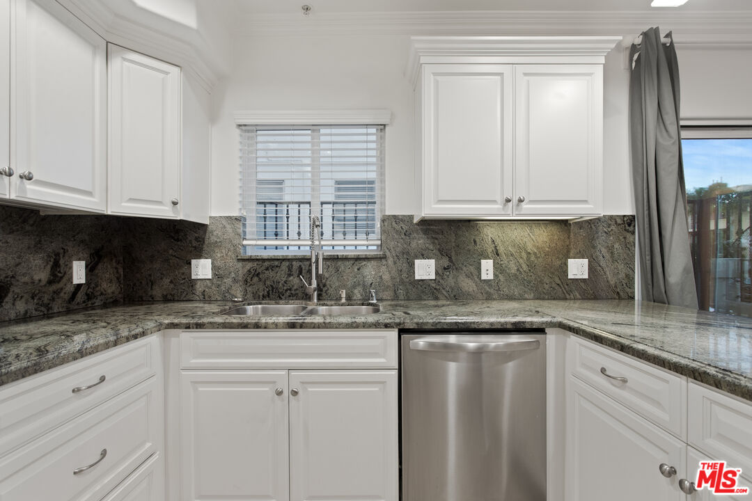 1529 S Beverly Dr Unit: 5