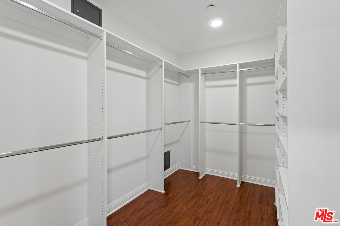 1529 S Beverly Dr Unit: 5