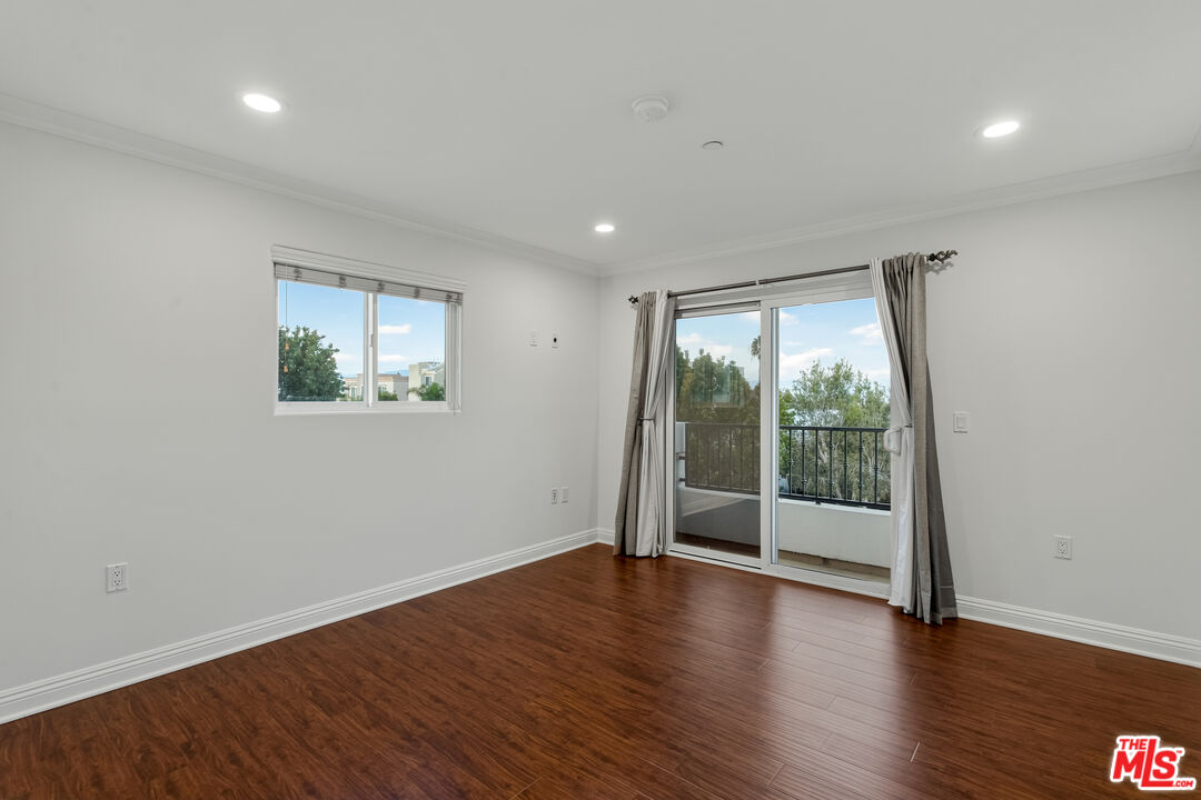 1529 S Beverly Dr Unit: 5
