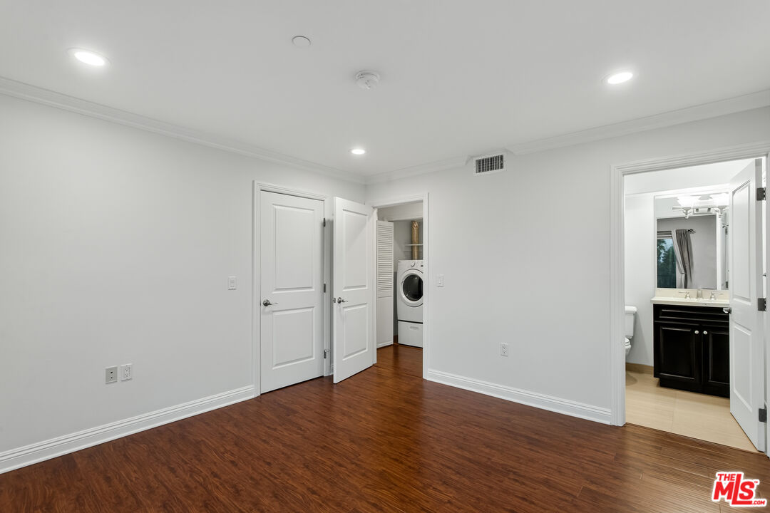 1529 S Beverly Dr Unit: 5