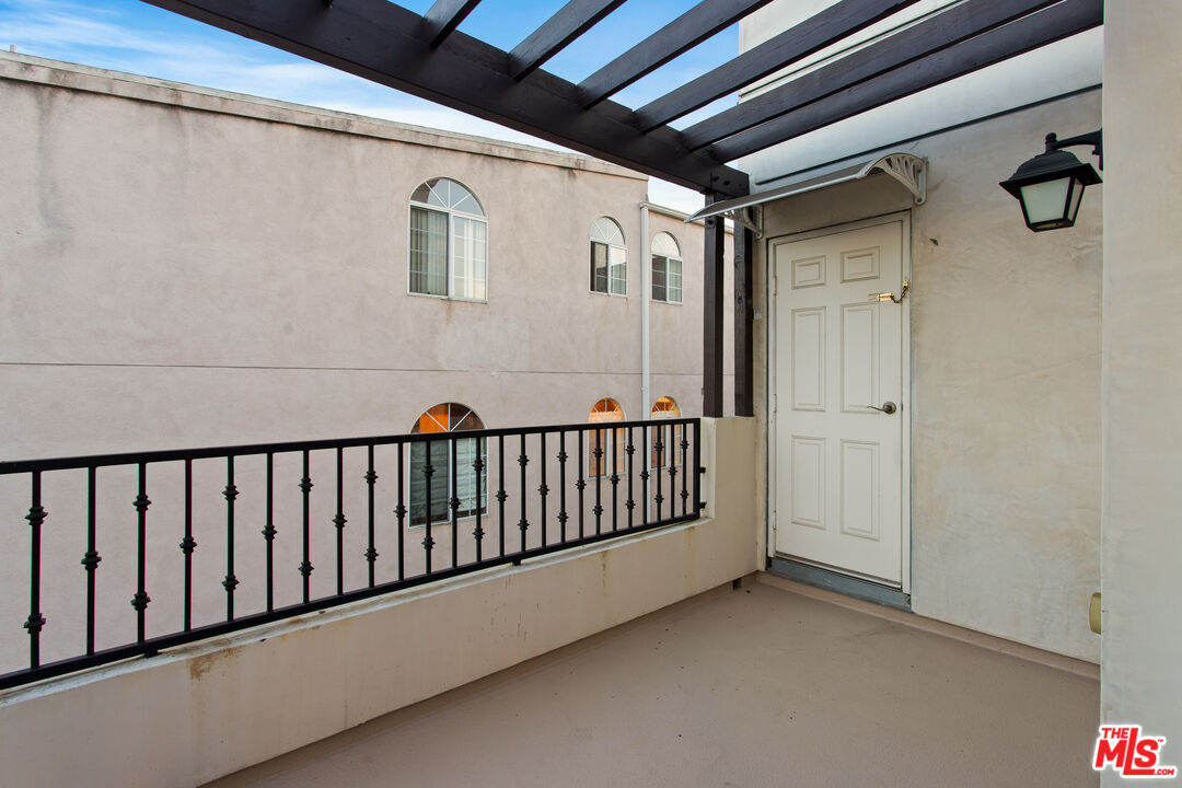 1529 S Beverly Dr Unit: 5