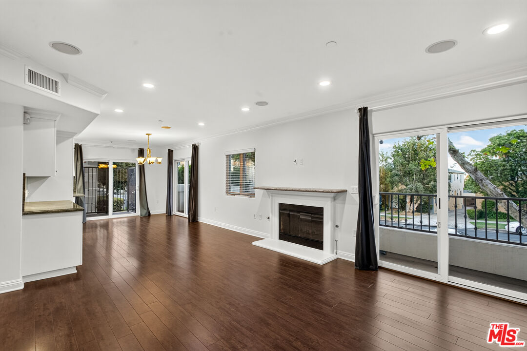 1529 S Beverly Dr Unit: 5