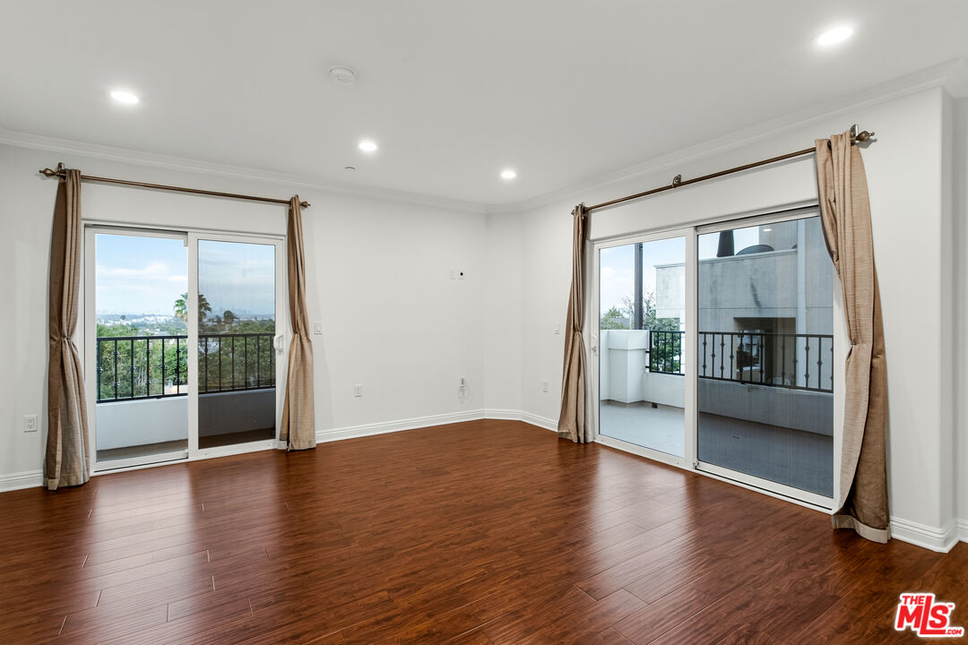 1529 S Beverly Dr Unit: 5